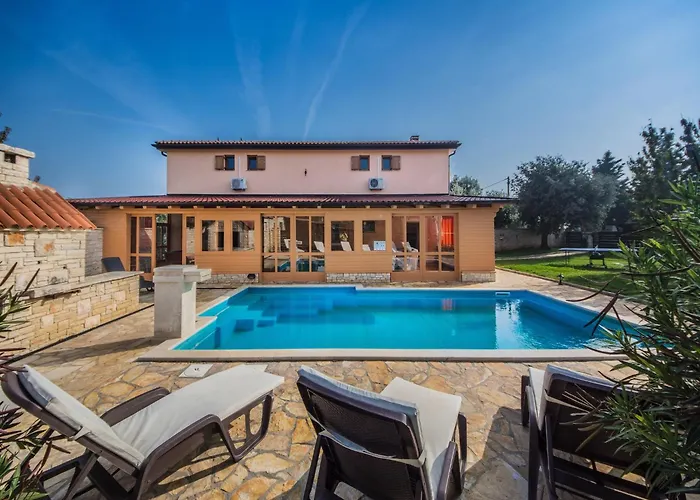 In Vodnjan Near Seabeach Barbariga